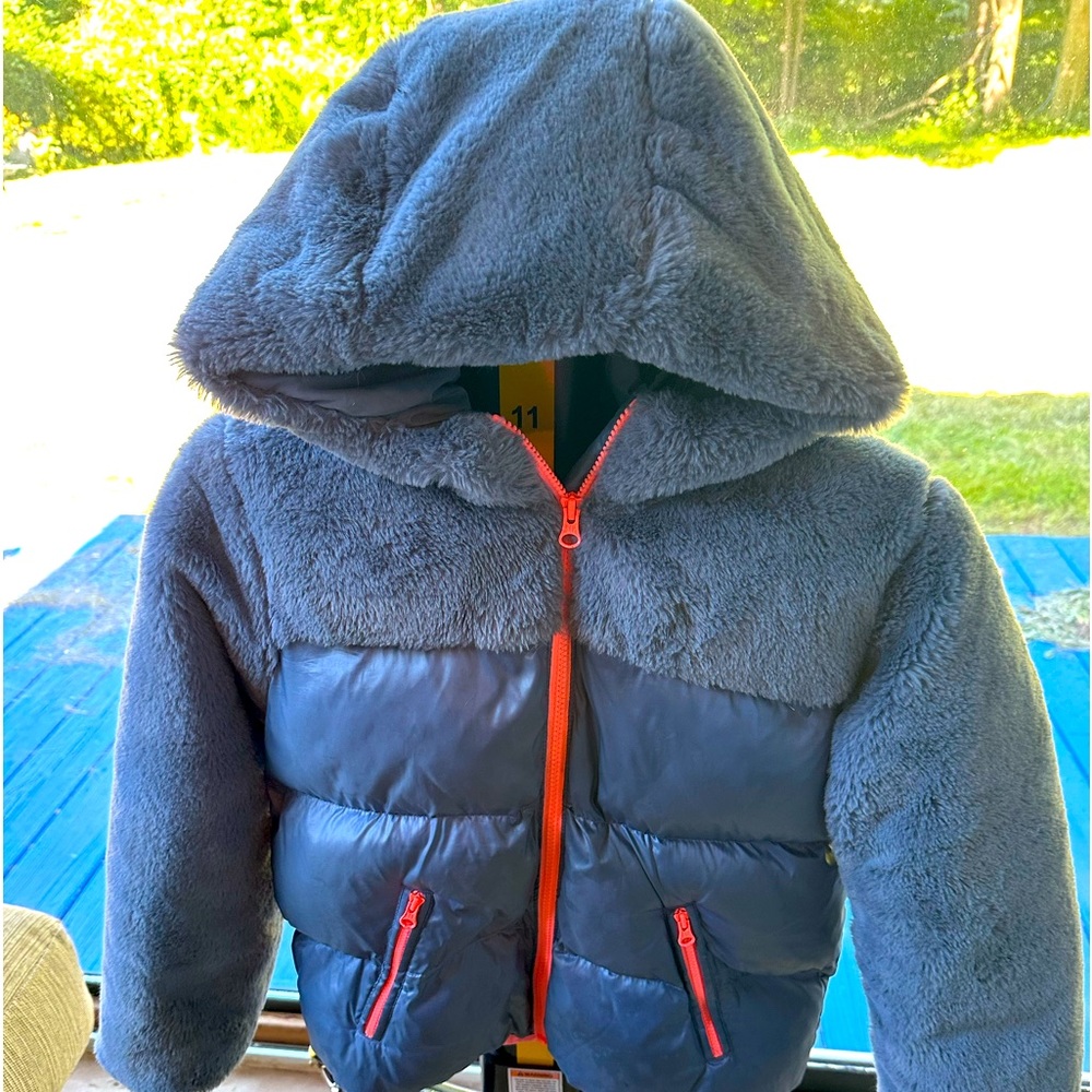 Copy-Smoky Blue and fuzzy soft. Gap kids puffer style jacket. Medium (Size 8-10)